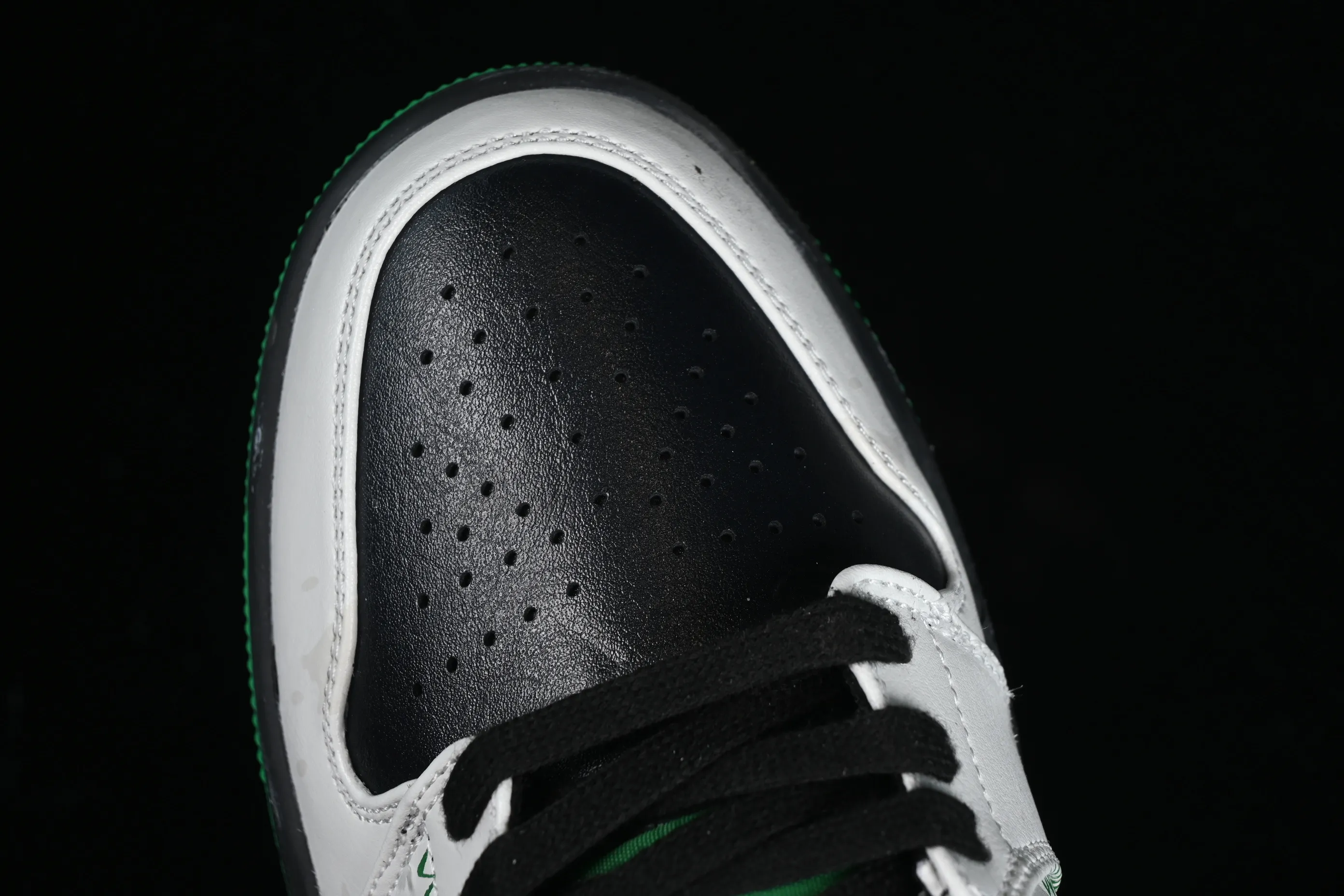 All categories Air Jordan Jordan series basketball shoes Air Jordan 1 Low High-end customization Low-top sneakers Air Jordan 1 Low AJ1 Joe 1 Panda Prank Pioneer Knights Pioneer Low-top retro basketball shoes 553558-065